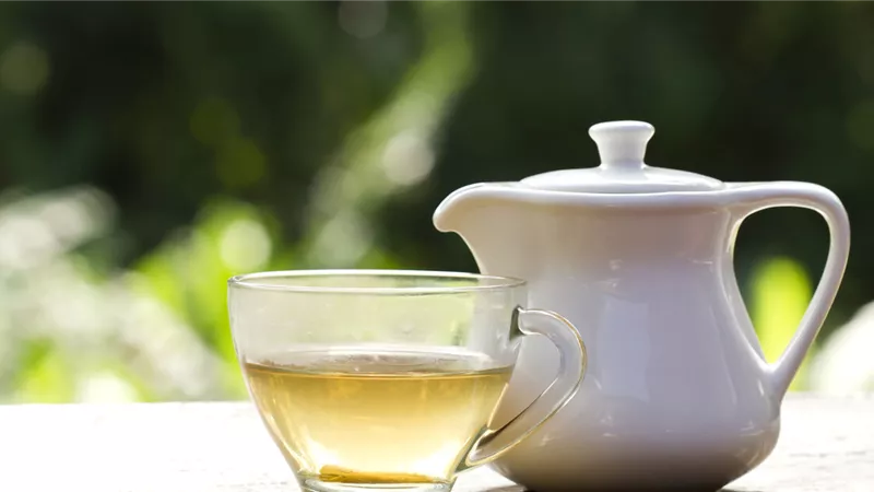 من بينها دعم صحة القلب.. تعرف على أهم الفوائد الصحية للشاي الأبيض