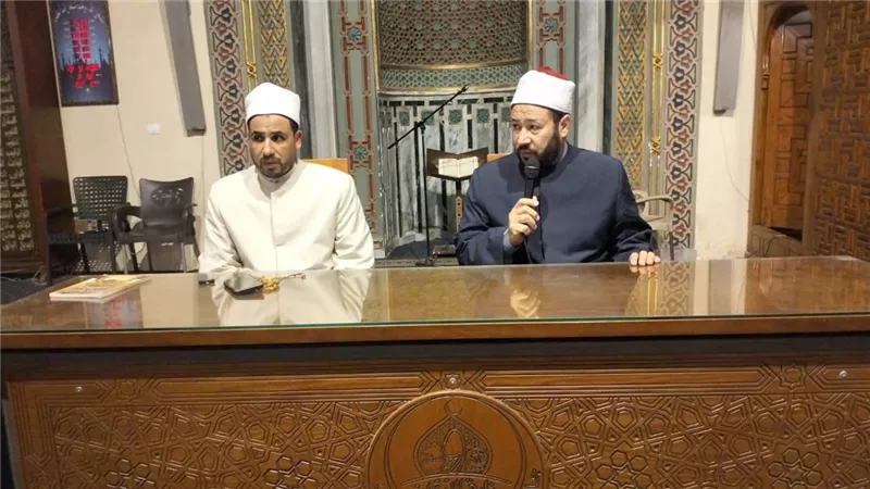 في دروس بمساجد مختلفة.. علماء 
