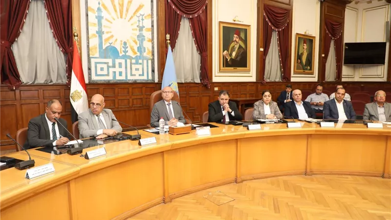 محافظ القاهرة: خطة لتوسيع أسواق اليوم الواحد وتوفير السلع بأسعار مناسبة