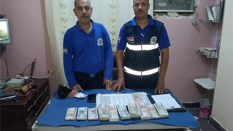 أمانة مسعف وسائق.. سلما 115 ألف جنيه وهاتف بعد العثور عليهما في حادث بقنا